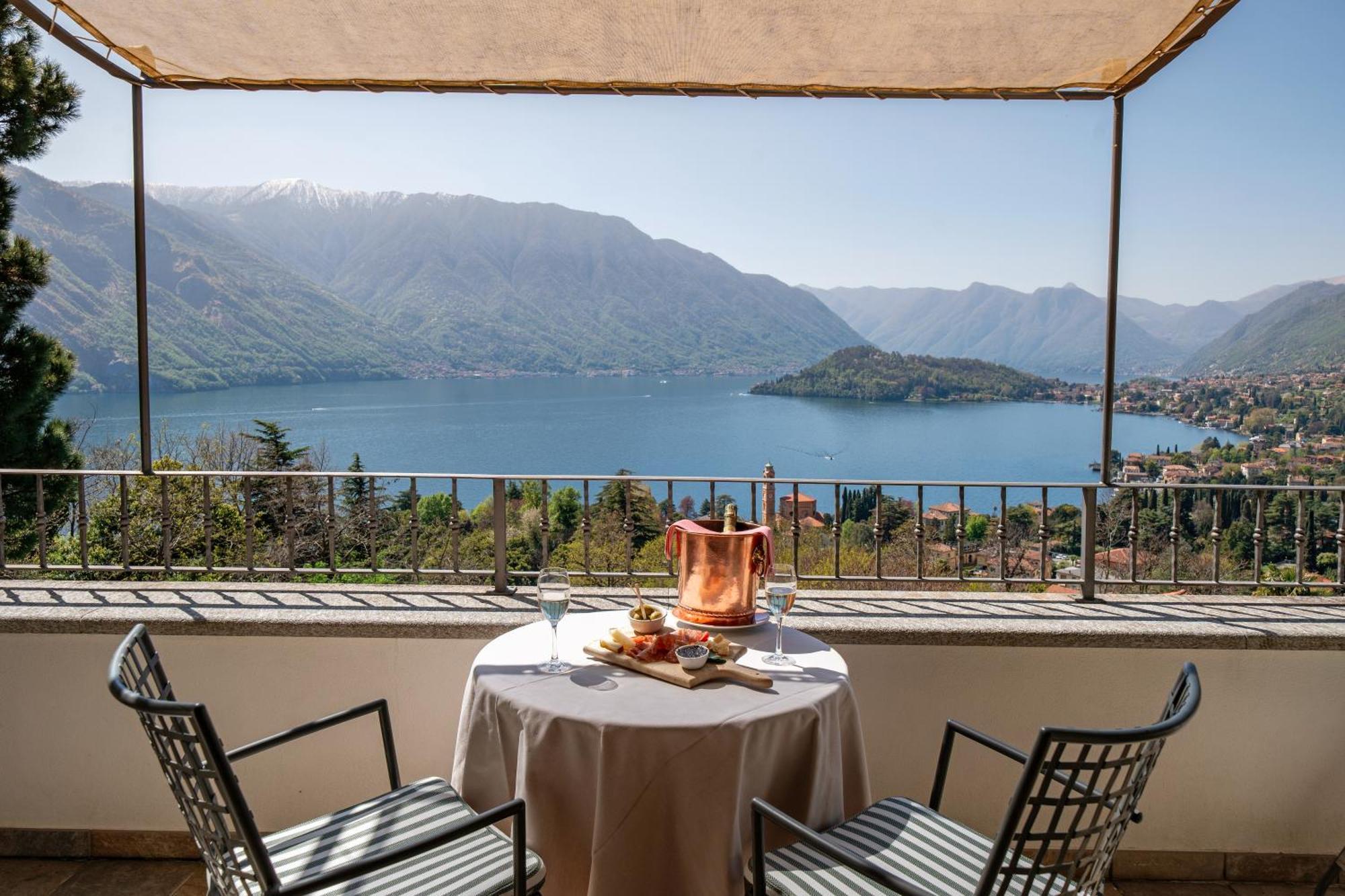 Alveluu Ristorante E Suites トレメッツォ エクステリア 写真